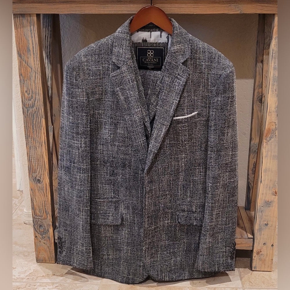 House of Cavani 3 Piece Suit Heritage Collection (UK 42 Jacket/Vest) UK 36 Pant.